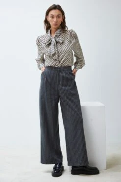 Geo Detail Blouse In Beige -Fashion Clothing Accessories Store carraig donn 23aw geo detail blouse 837610