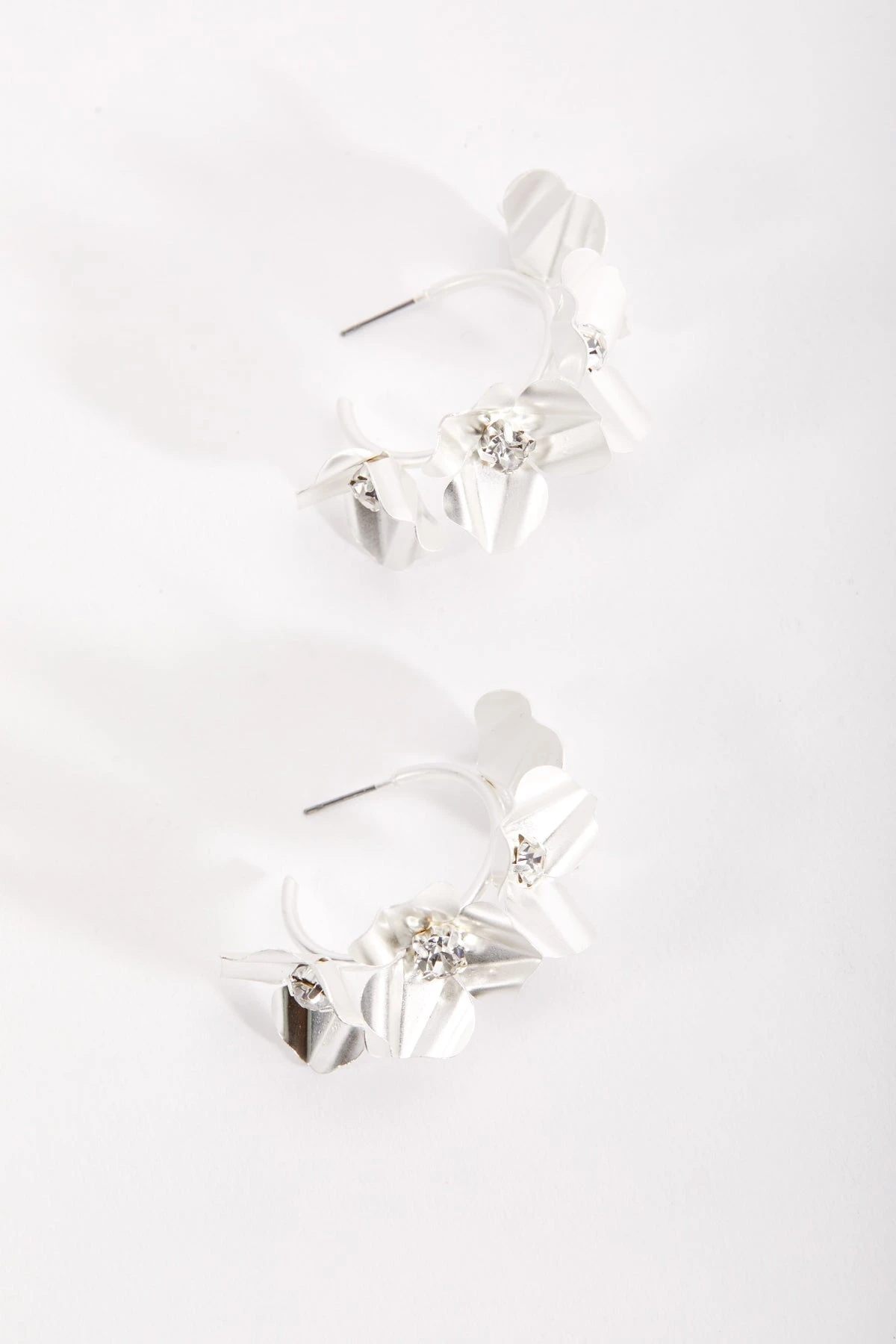 Silver Tone Flowers Earrings 4 Silver Tone Flowers Earrings - Image 2