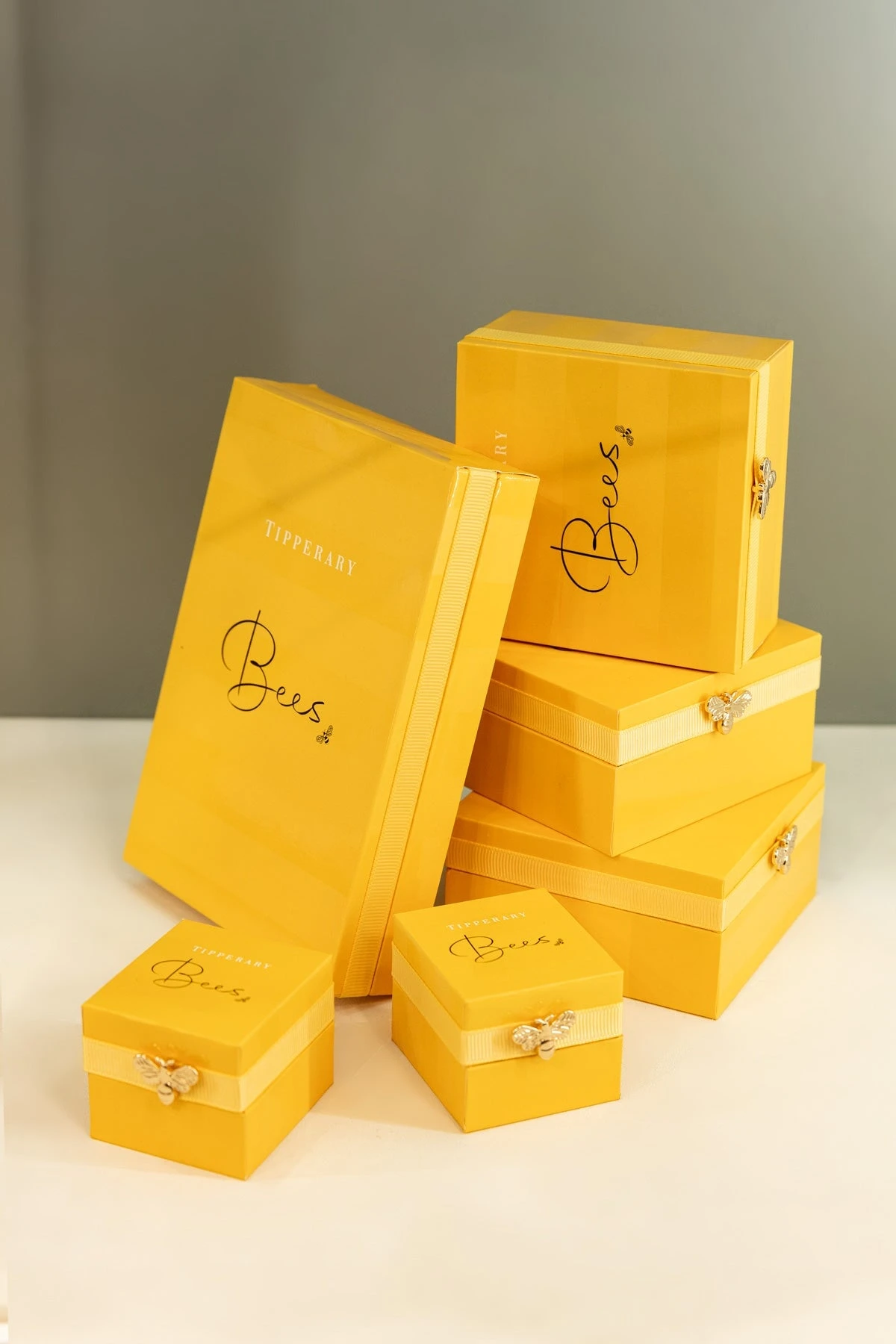 Bee And Circle Pendant Necklace 5 Bee And Circle Pendant Necklace - Image 3