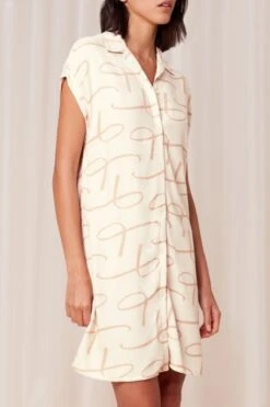 Triumph Boyfriend Fit Nightdress In Beige Print