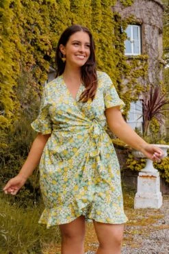 Vero Moda Curve Curve - Henna Dress In Green -Fashion Clothing Accessories Store carraig donn curve henna dress in green 448681