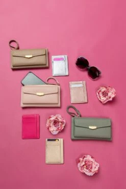 Double Compartment Purse In Pink -Fashion Clothing Accessories Store carraig donn double compartment purse in pink 948304