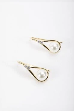 Drop Pearl Earrings