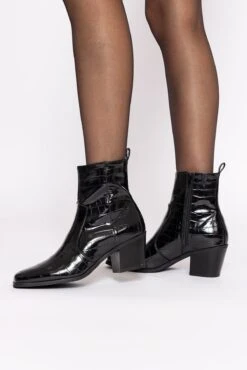 Grila Boot In Black -Fashion Clothing Accessories Store carraig donn grila boot in black 971869