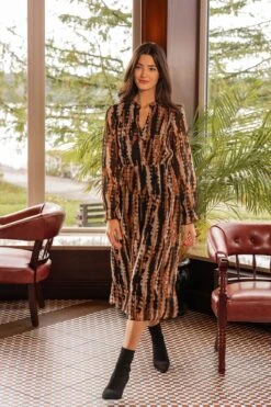 Midi Dress In Animal Print -Fashion Clothing Accessories Store carraig donn midi dress in animal print 942170