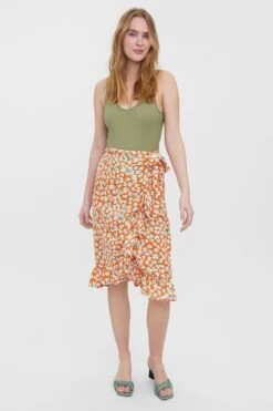 Vero Moda Olea Skirt In Red Print