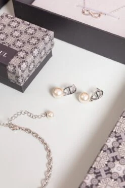 Pearl Link Earrings - Soul Special -Fashion Clothing Accessories Store carraig donn pearl link earrings soul special 373180