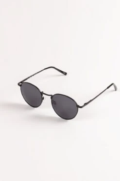 Round Frame Sunglasses In Black