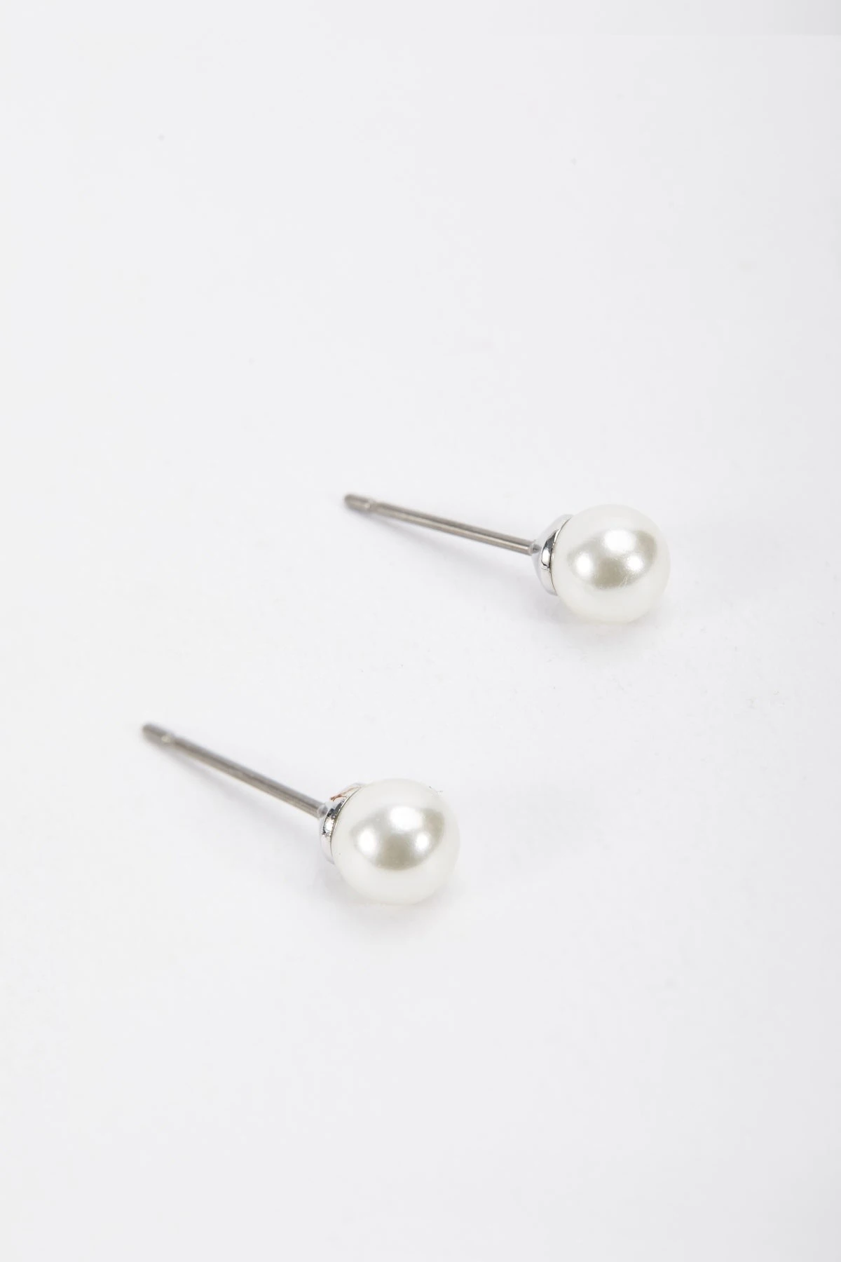 Silver Tone Pearl Stud Earring 3 Silver Tone Pearl Stud Earring