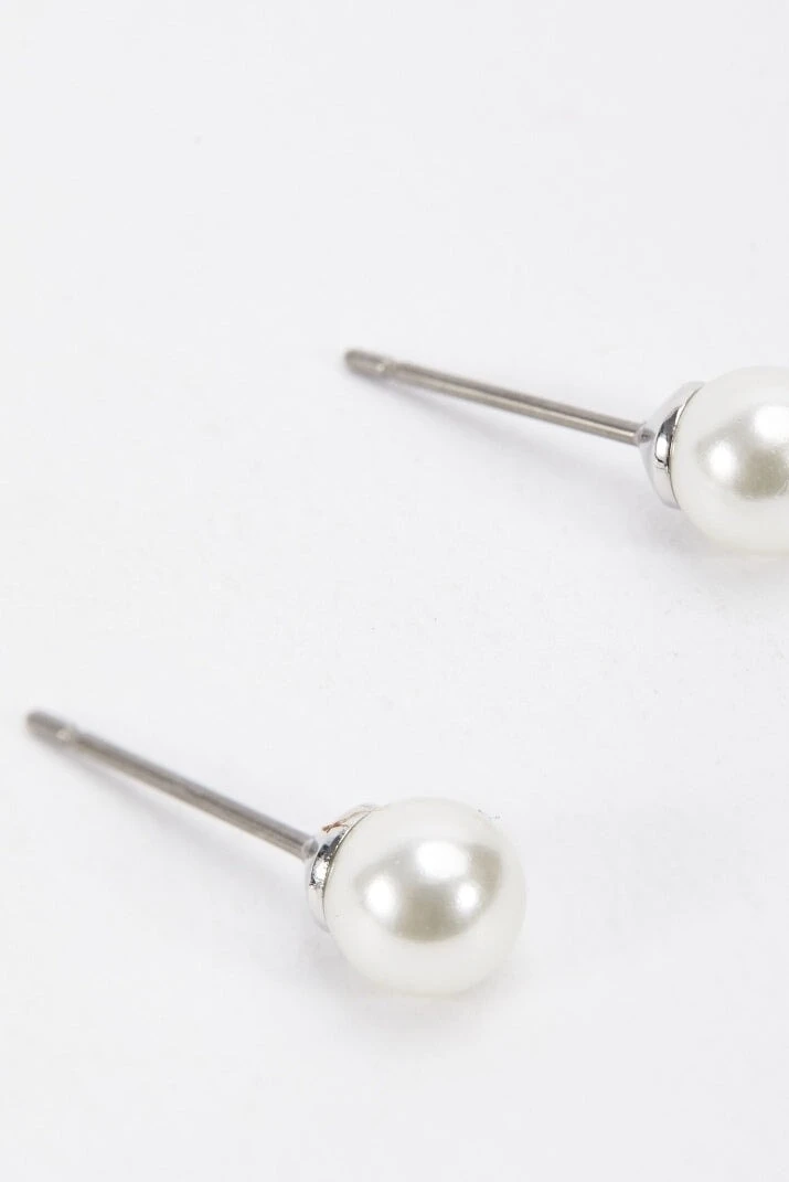 Silver Tone Pearl Stud Earring 4 Silver Tone Pearl Stud Earring - Image 2